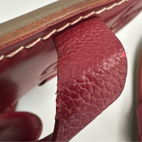 Brighton Red Alice Sandals Thong Flat Leather Womens Size 9M Silver Medallion - Picture 10 of 12